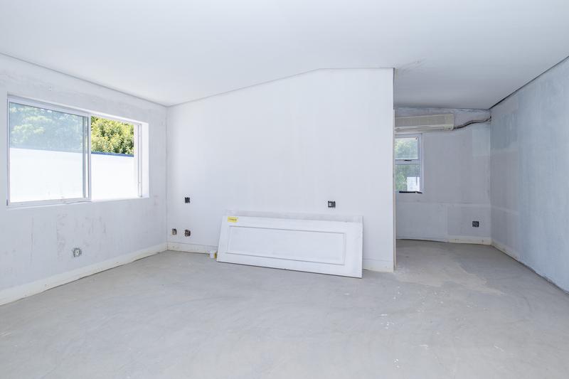 5 Bedroom Property for Sale in Constantia Western Cape